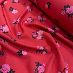 Kampanyalı Kırmızıya Pembe Güller Viskon Kumaş 1M (